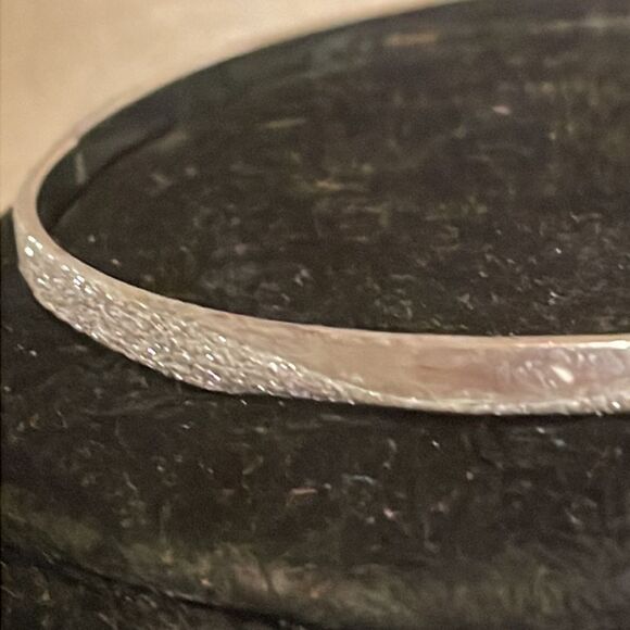 7.5” silver tone textured and smooth polished bangle bracelet - Picture 3 of 10